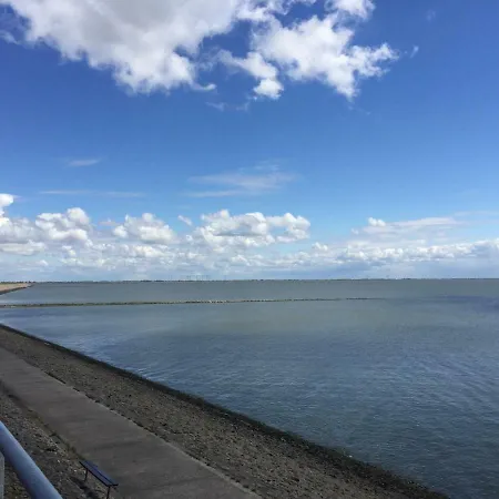 Beachhouse * Tossens